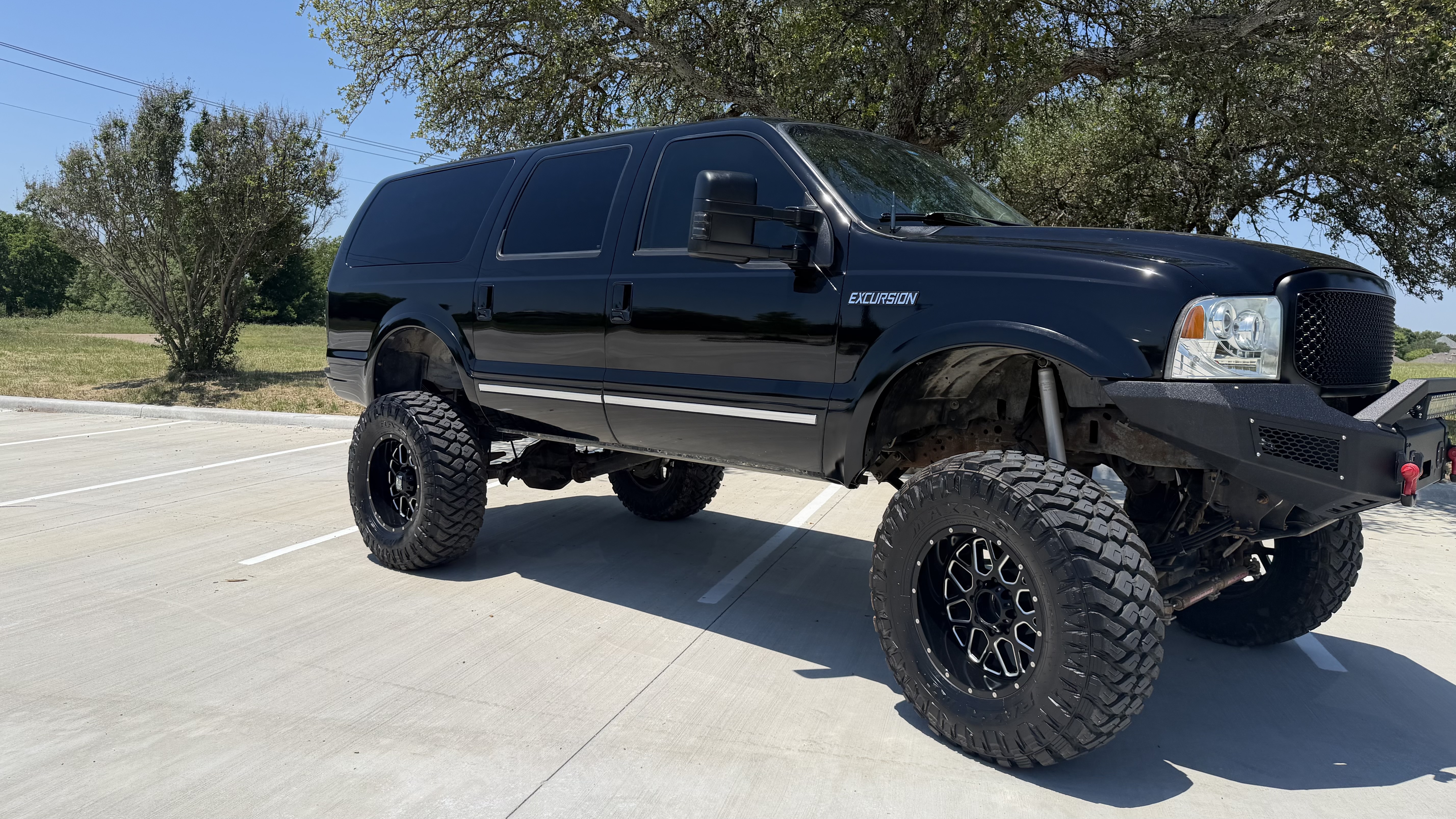 Used 2004 Ford Excursion Limited AWD/4WD image 4