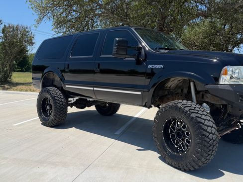 Used 2004 Ford Excursion Limited AWD/4WD image 4