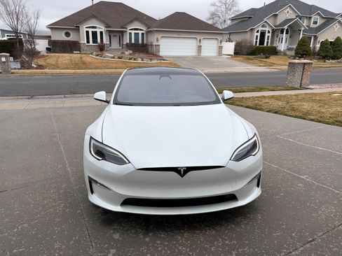 Used 2023 Tesla Model S Plaid image 2