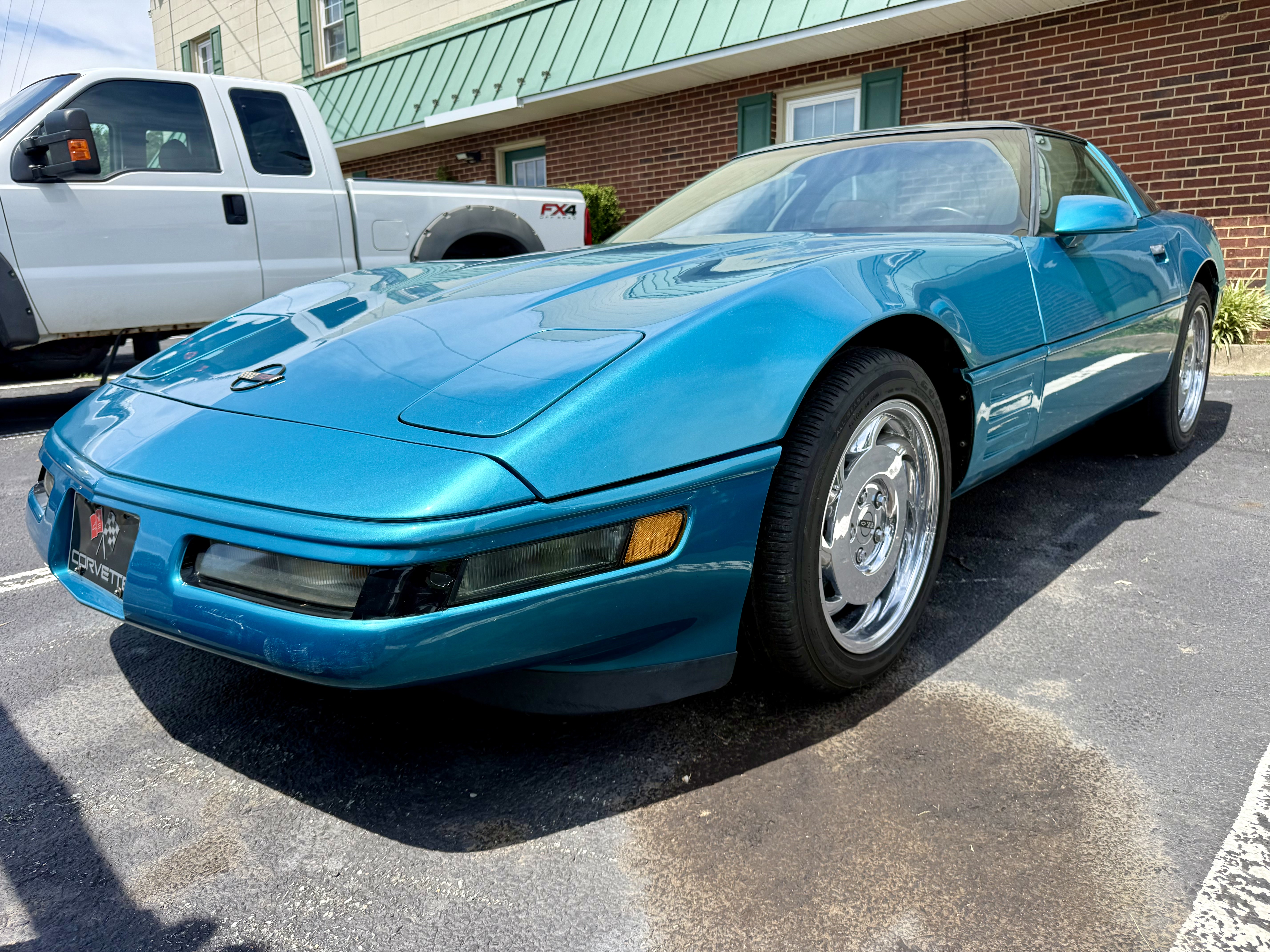 Used 1992 Chevrolet Corvette Coupe RWD image 4