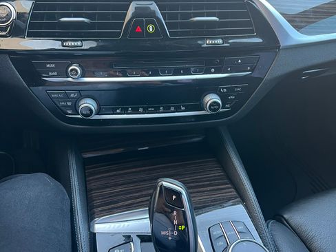 Used 2019 BMW 530i w/ M Sport Package image 12