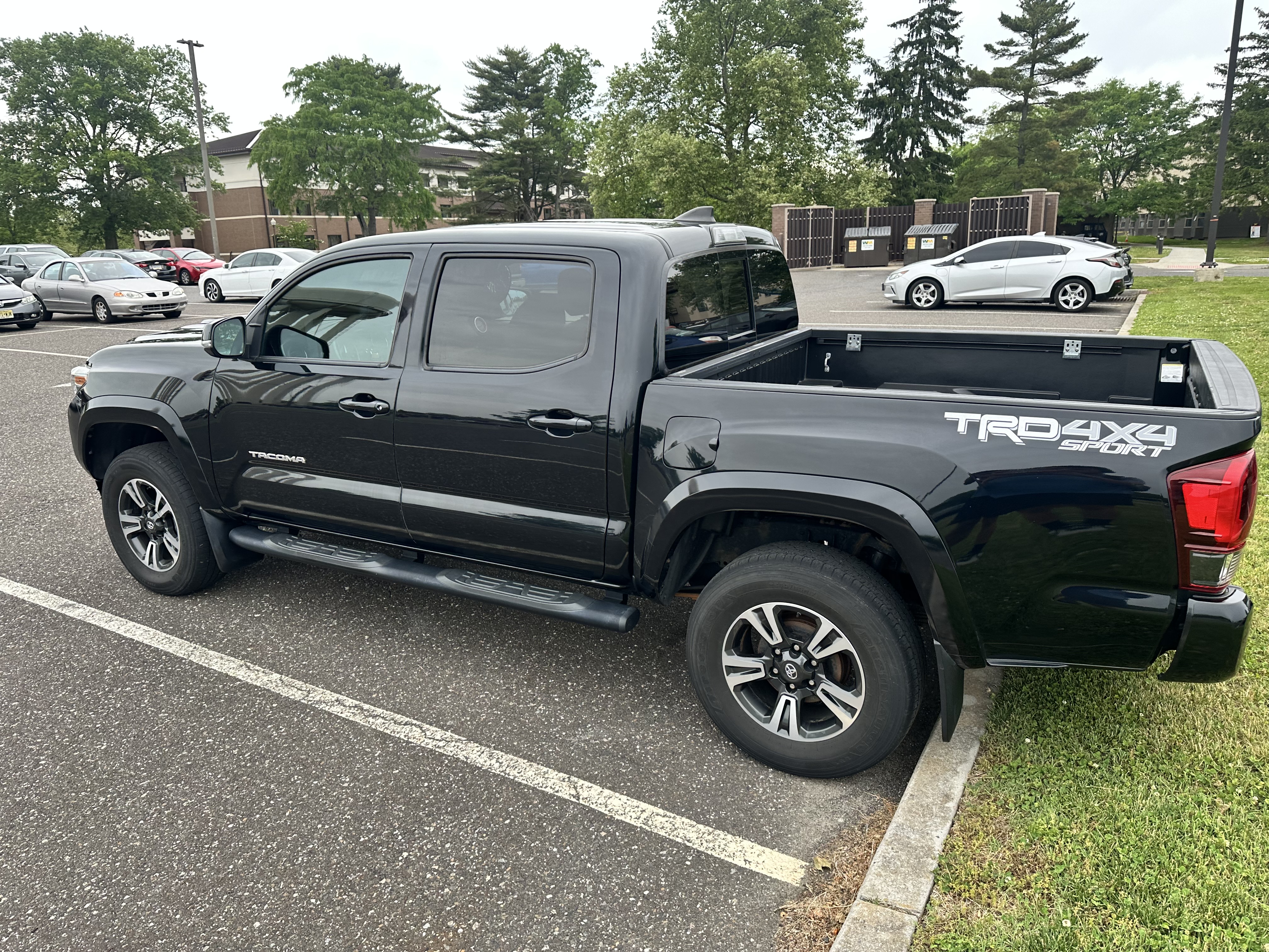 Used 2019 Toyota Tacoma TRD Sport AWD/4WD image 8