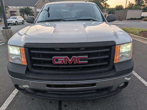 Used 2009 GMC Sierra 1500 W/T AWD/4WD image 6