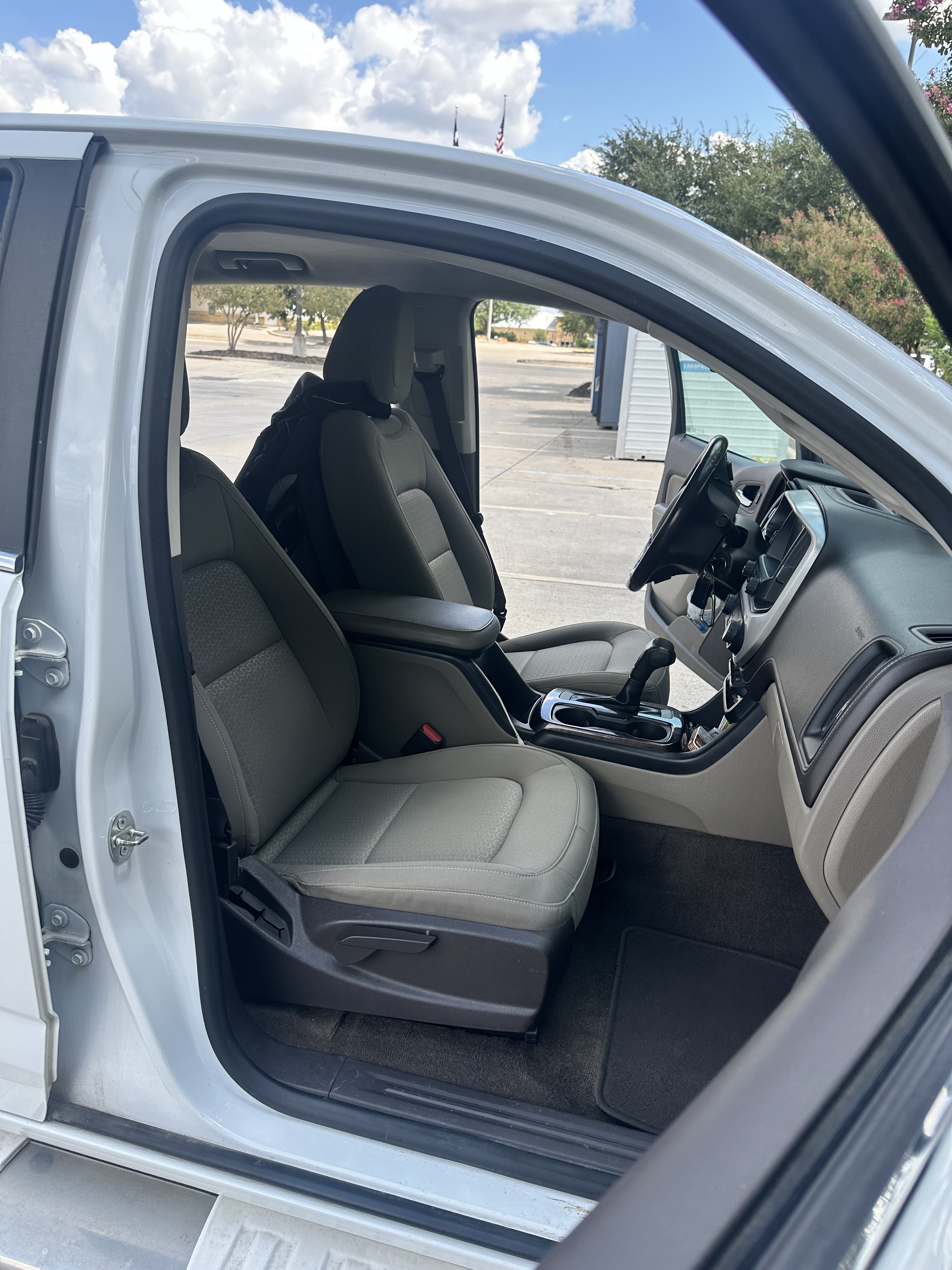Used 2016 GMC Canyon SLE RWD image 9