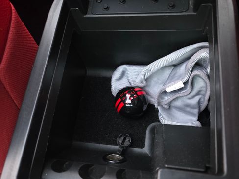 Used 2005 Ford Mustang GT Premium image 17