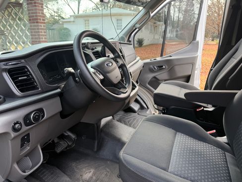 Used 2023 Ford Transit 250 148 High Roof Extended image 5