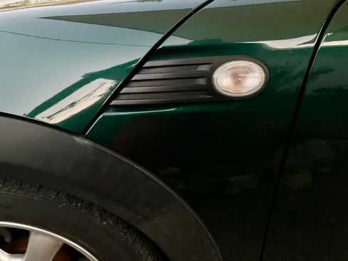 Used 2010 MINI Cooper Hardtop image 6