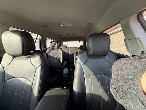 Used 2017 Buick Enclave Leather image 8