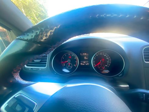 Used 2012 Volkswagen GTI 4-Door FWD image 11