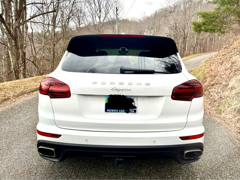 Used 2018 Porsche Cayenne image 5