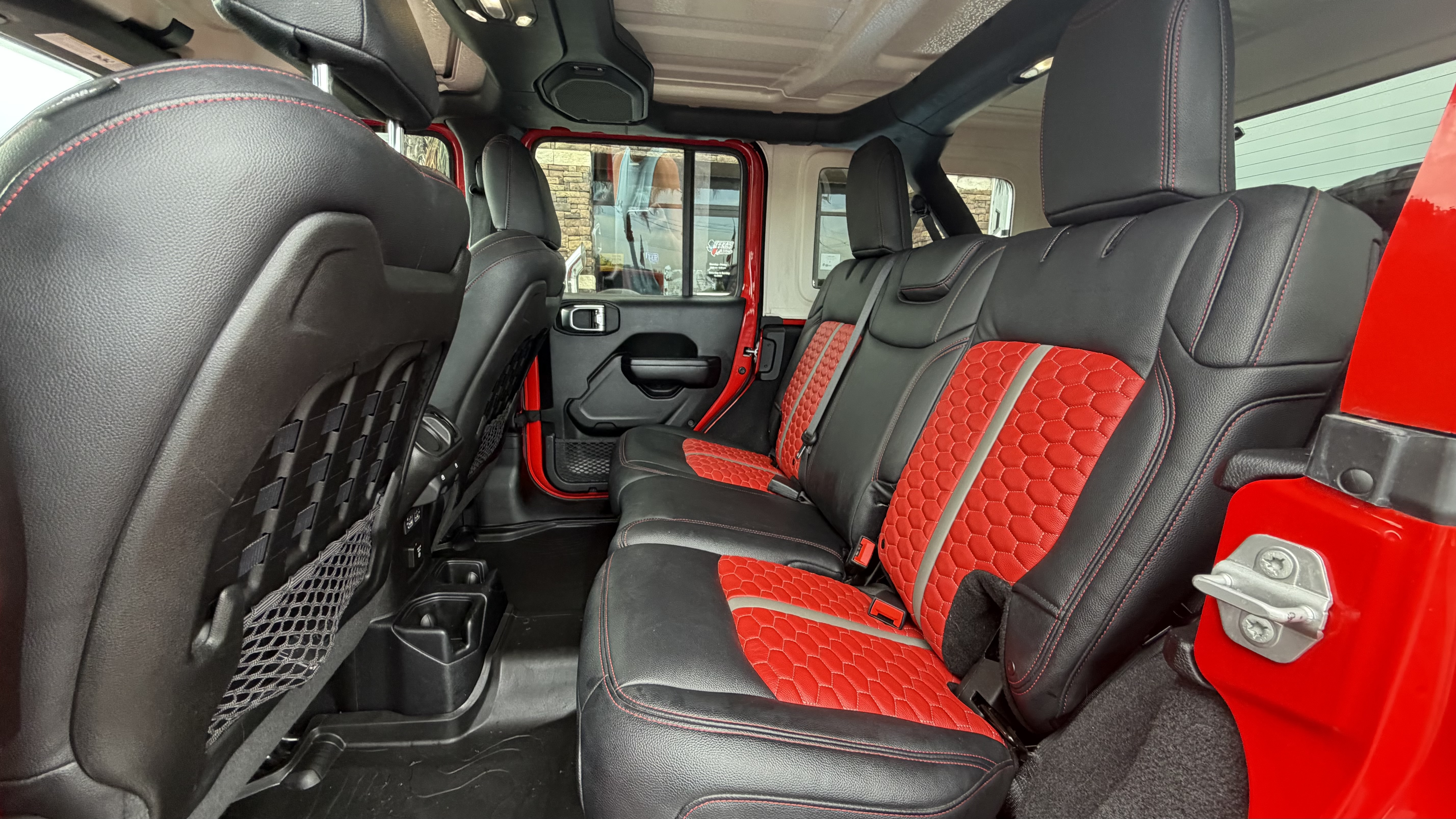 Used 2021 Jeep Wrangler Unlimited Rubicon AWD/4WD image 11