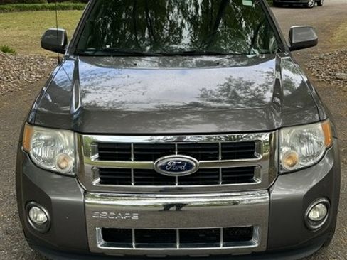 Used 2010 Ford Escape Limited image 4