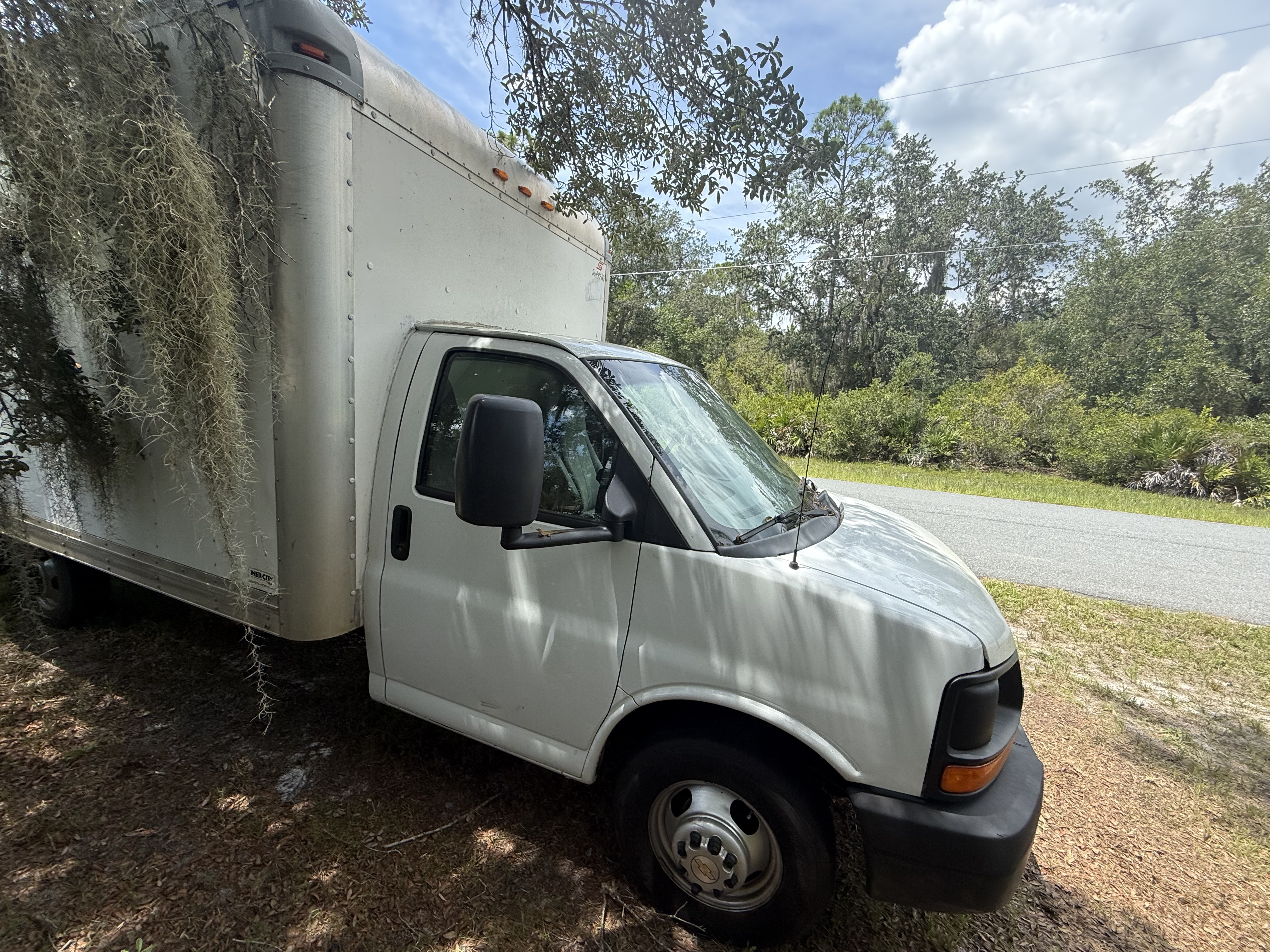 Used 2017 Chevrolet Express 3500 Extended RWD image 6