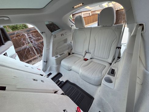 Used 2023 Mercedes-Benz EQS 450+ SUV image 16