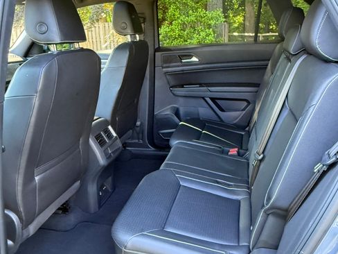 Used 2020 Volkswagen Atlas Cross Sport SE w/ Panoramic Sunroof Package AWD/4WD image 14