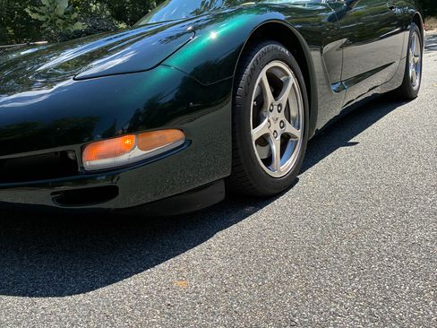 Used 2000 Chevrolet Corvette Convertible w/ Performance Handling Pkg RWD image 8