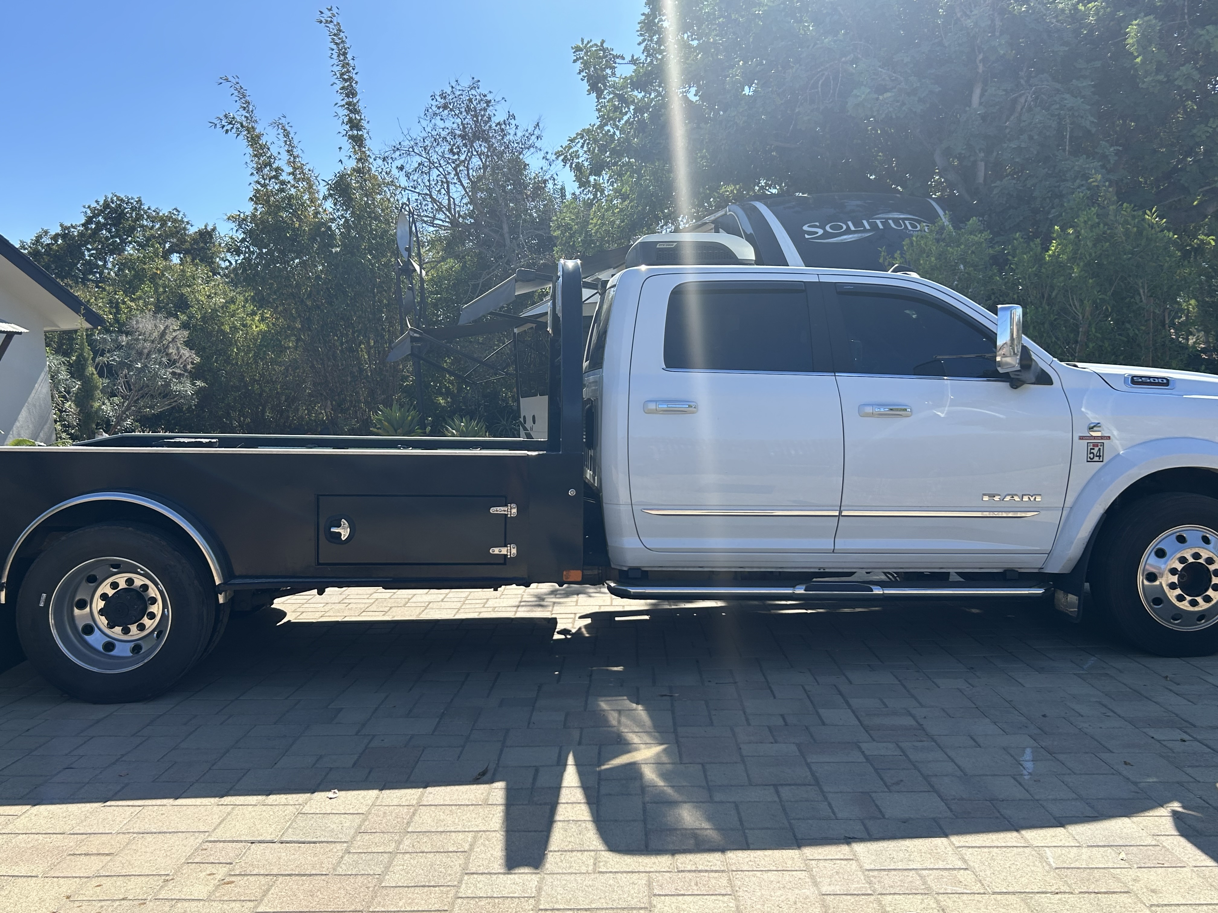 Used 2022 RAM 5500 4x4 Crew Cab image 15