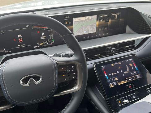 Used 2026 INFINITI QX80 4WD w/ Sport Exterior Package image 11