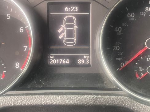 Used 2016 Volkswagen Passat 1.8T SE FWD image 8