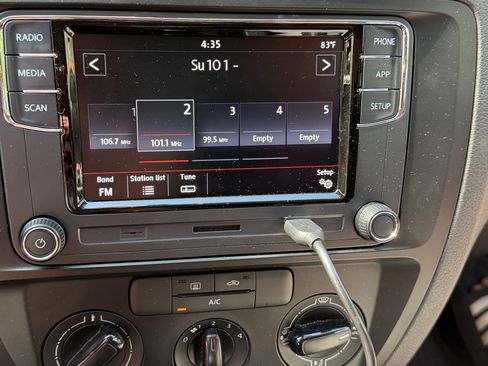 Used 2015 Volkswagen Jetta S FWD image 11