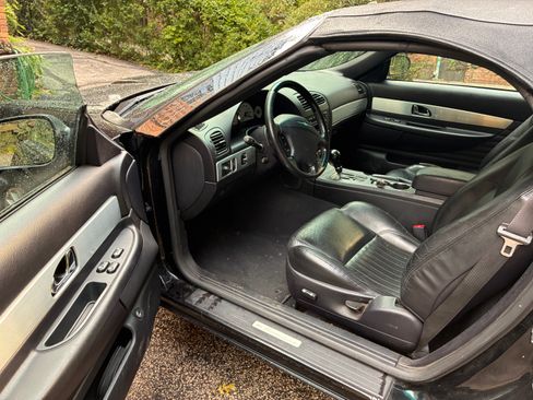 Used 2004 Ford Thunderbird RWD image 4