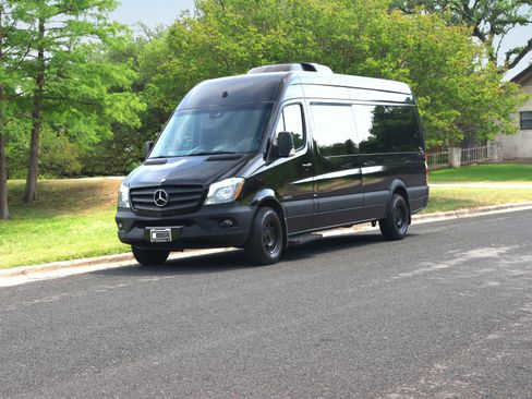 Used 2015 Mercedes-Benz Sprinter 2500 image 8