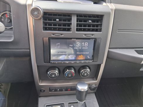 Used 2011 Jeep Liberty Renegade w/ Comfort Seating Group image 10