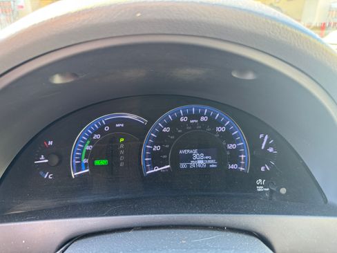 Used 2011 Toyota Camry Hybrid FWD image 16