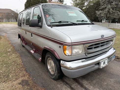Used 2000 Ford E-150 and Econoline 150 Van image 10