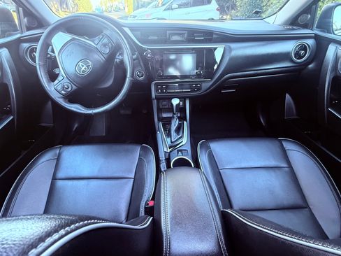 Used 2018 Toyota Corolla XLE image 27