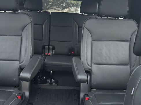 Used 2021 GMC Yukon XL Denali image 6