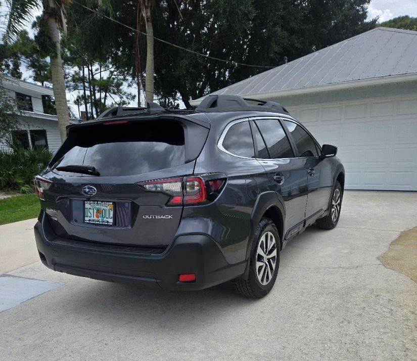 Used 2025 Subaru Outback Premium AWD/4WD image 5