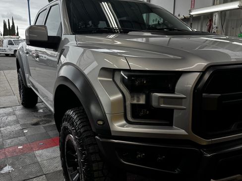 Used 2018 Ford F150 Raptor w/ Equipment Group 802A Luxury AWD/4WD image 2