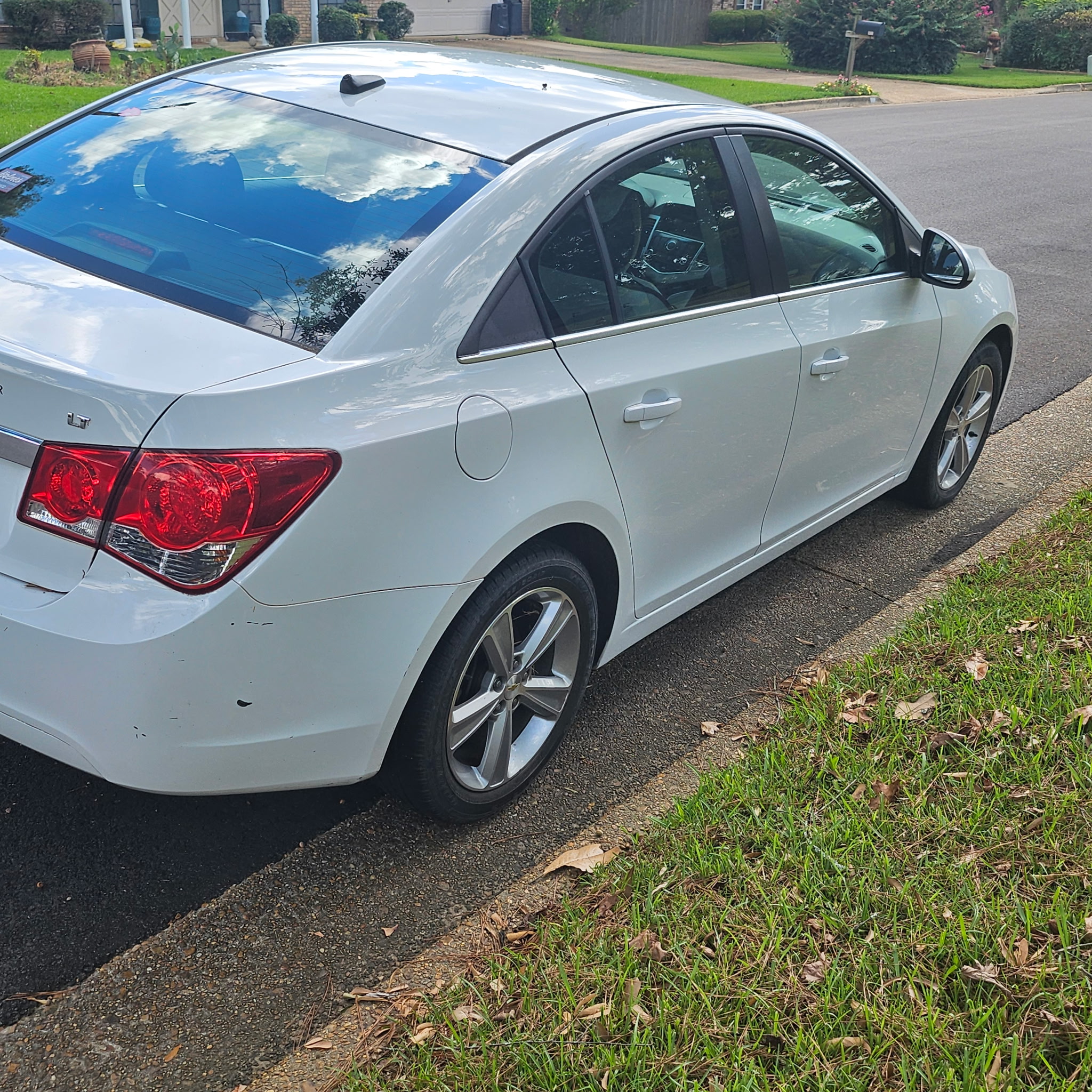 Used 2012 Chevrolet Cruze LT FWD image 6