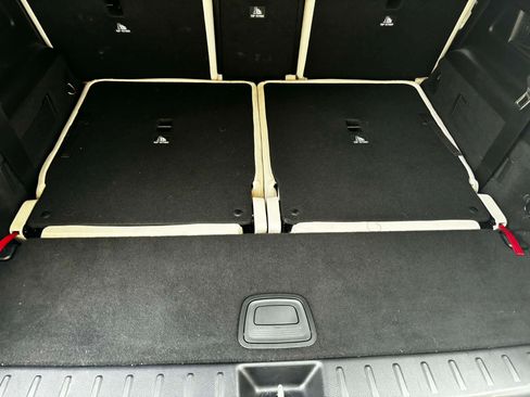 Used 2021 Mercedes-Benz GLB 250 image 6