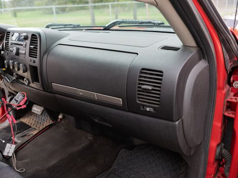 Used 2009 Chevrolet Silverado 3500 LT image 25