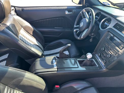 Used 2010 Ford Mustang Shelby GT500 image 28