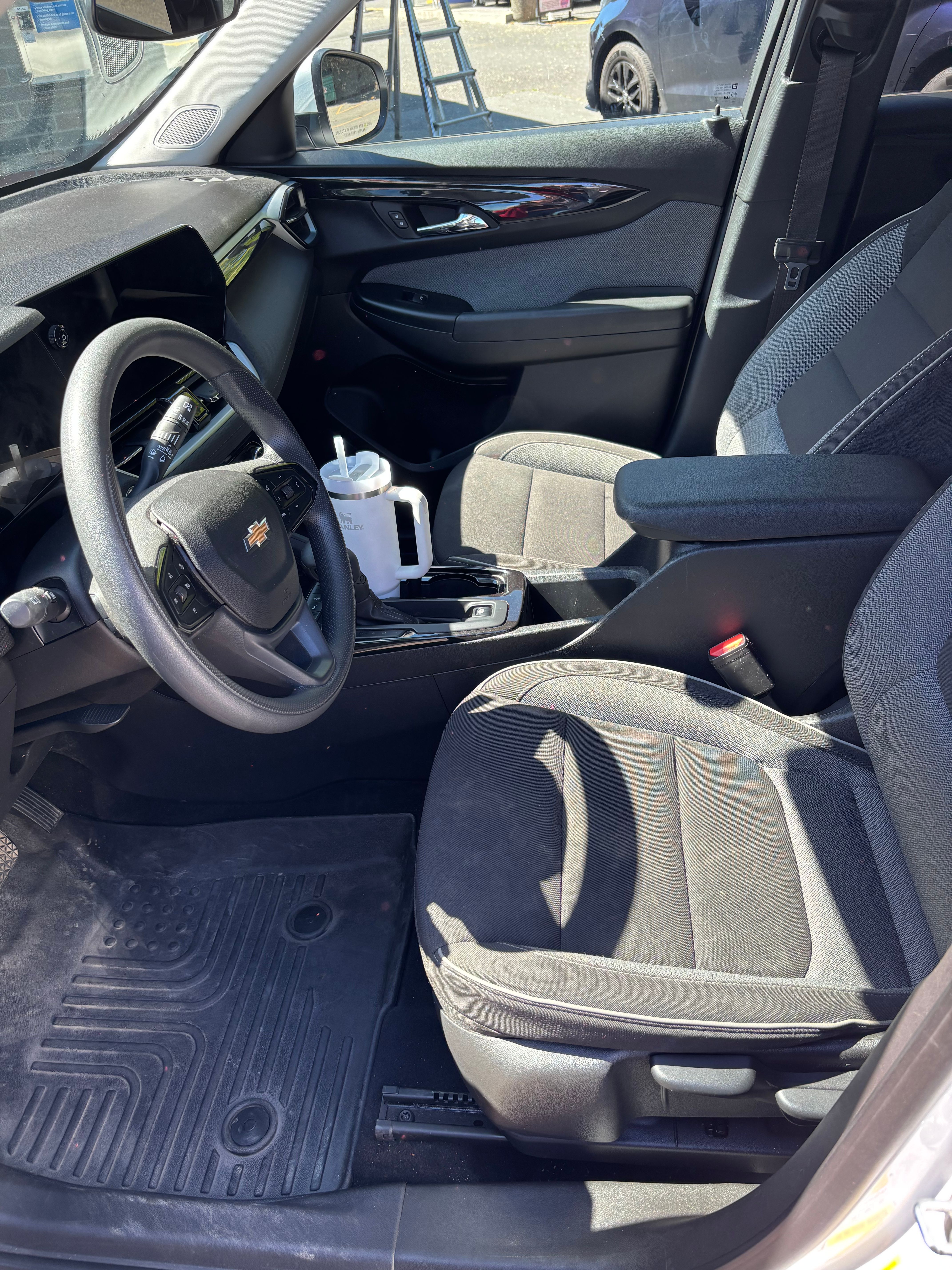 Used 2024 Chevrolet TrailBlazer LT AWD/4WD image 2