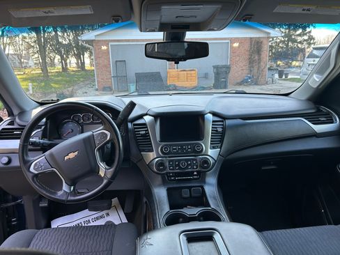Used 2018 Chevrolet Suburban LS image 12