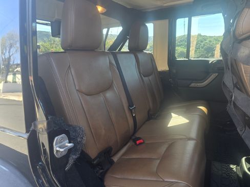 Used 2013 Jeep Wrangler Unlimited Sahara image 21