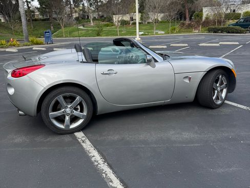 Used 2008 Pontiac Solstice Convertible w/ Premium Package image 10