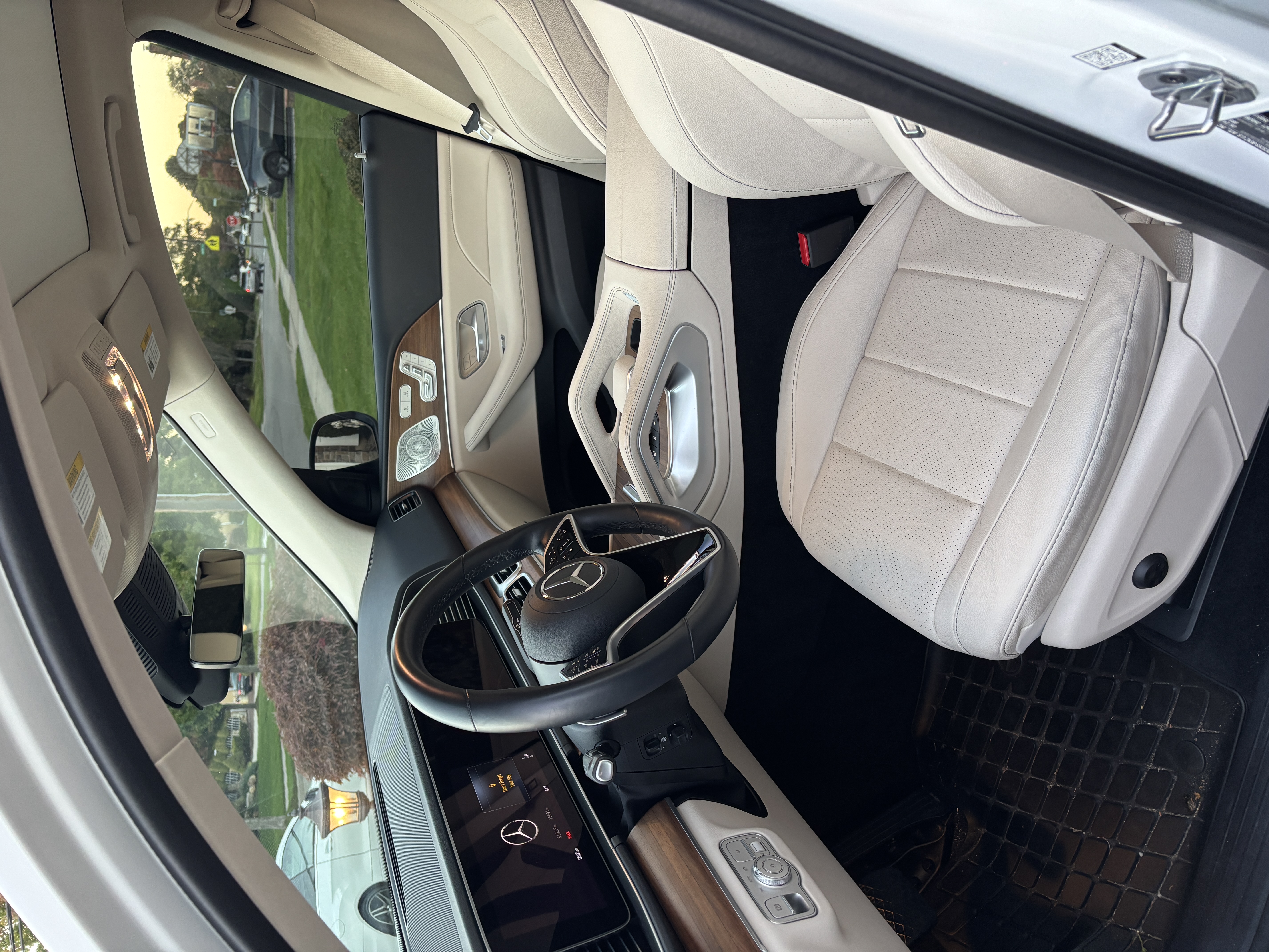 Used 2024 Mercedes-Benz GLE 450e 4MATIC image 6