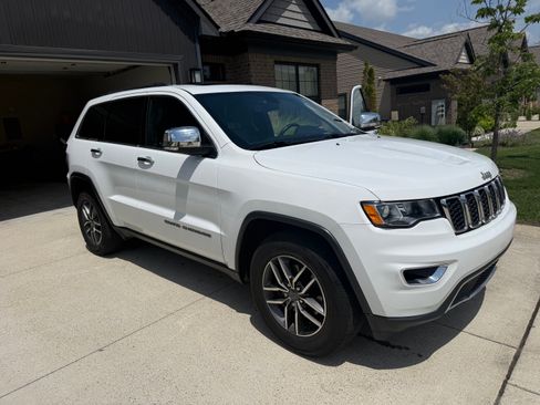 Used 2020 Jeep Grand Cherokee Limited AWD/4WD image 1