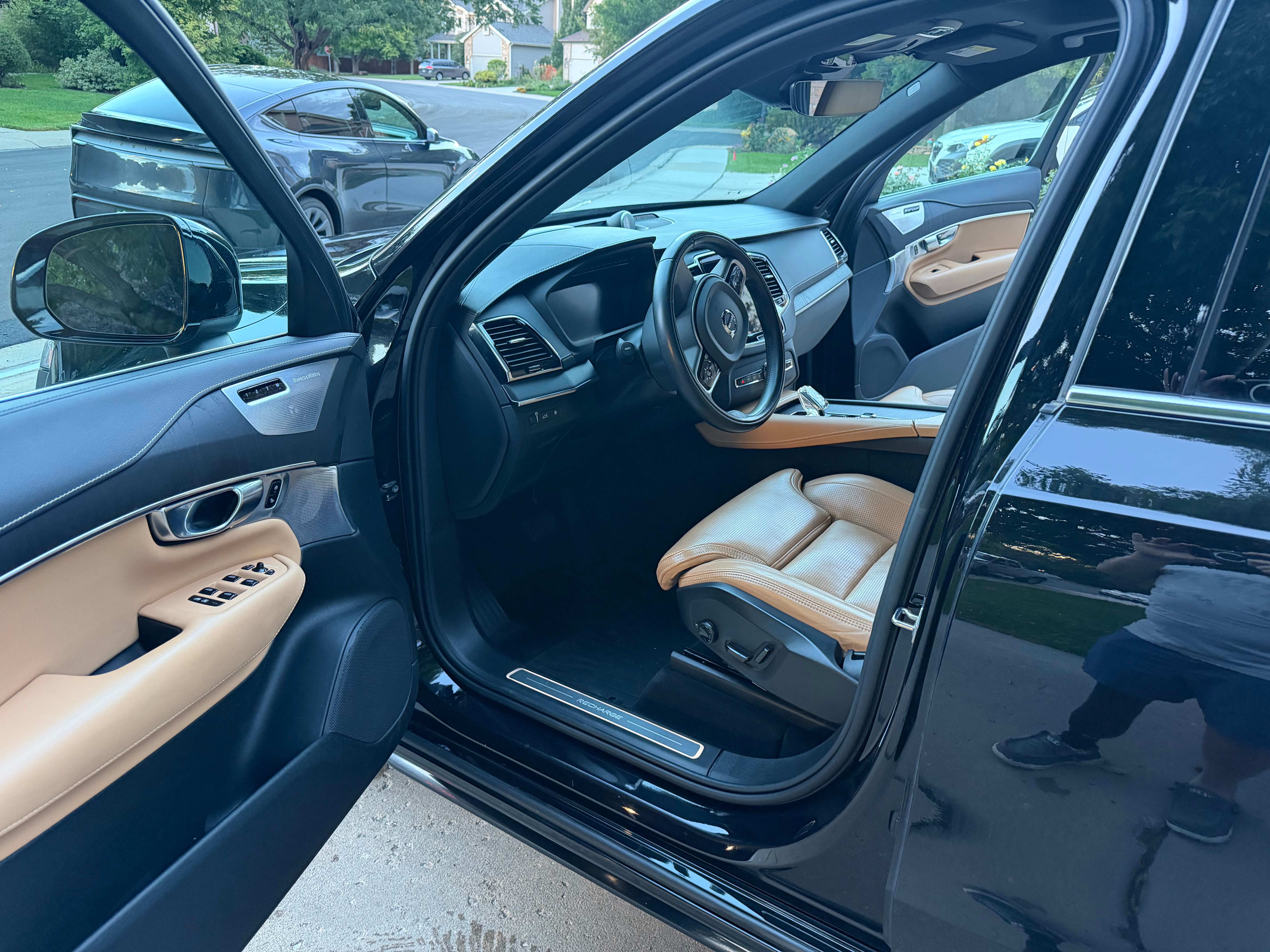 Used 2021 Volvo XC90 T8 Inscription w/ Advanced Package AWD/4WD image 18