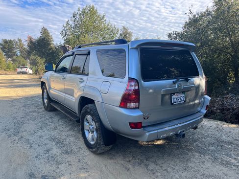 Used 2005 Toyota 4Runner Limited image 25