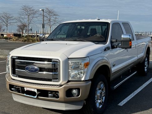 Used 2013 Ford F350 King Ranch w/ King Ranch w/Chrome Pkg image 2