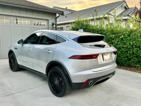 Used 2018 Jaguar E-PACE S image 4