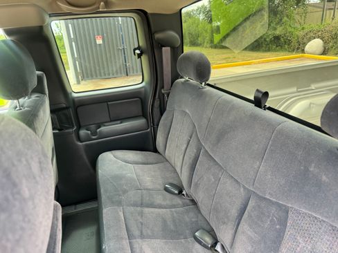 Used 2001 Chevrolet Silverado 1500 LS w/ Firm Ride Suspension Pkg RWD image 25
