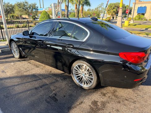 Used 2020 BMW 530i w/ Convenience Package image 5