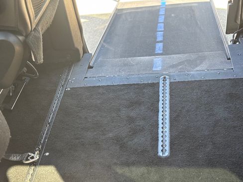 Used 2017 Dodge Grand Caravan SXT image 5